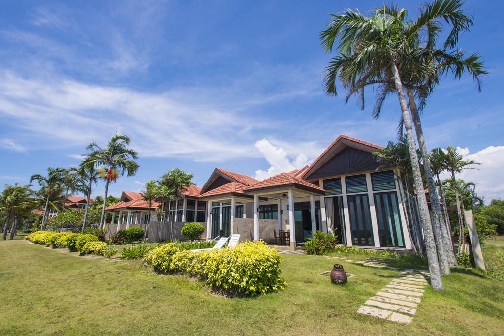 Resort Sabah Beach Villas &