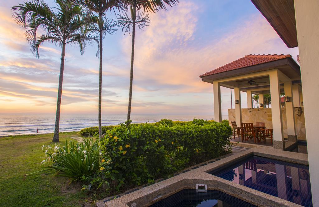 Resort Sabah Beach Villas &
